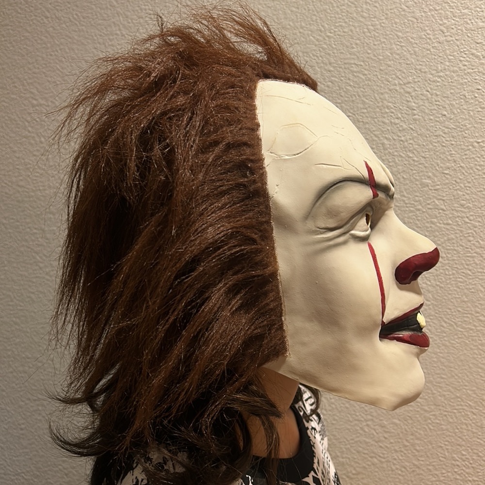 Pennywise mask from the movie “It”. Scary, Killer Clown. Excellent condition.